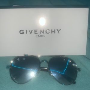 GIVENCHY silver star aviators NWOT